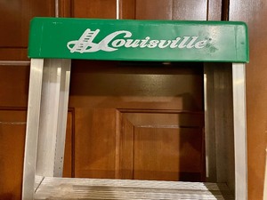 lot 89 image: Louisville Ladder