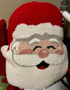 lot 101 image: Holiday Pillows