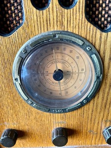 lot 134 image: Thomas Collectors Edition Radio