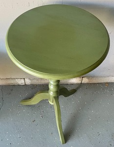 lot 129 image: Petite Accent Table