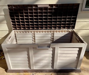 lot 125 image: Outdoor Plastic Storage Container