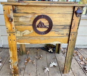 lot 122 image: Incredible Ice Chest - Cooler
