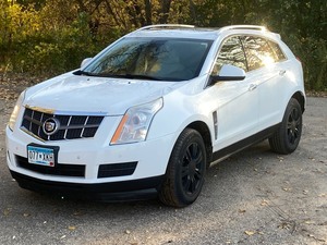lot 5 image: 2011 Cadillac SRX