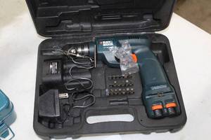 lot 31 image: Black & Decker VP820 7.2V Cordless Drill  with Battery, Charger, Plastic Case