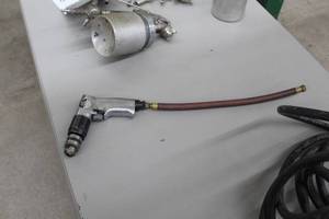 lot 39 image: Air Tool Pneumatic 38 Drill Reversible
