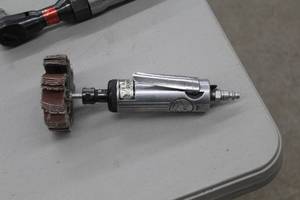 lot 45 image: Pneumatic 14 Die Grinder