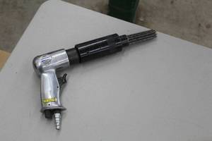 lot 46 image: Northern Industrial Tools Pneumatic Hammer