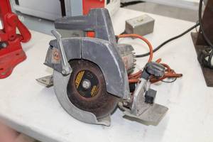 lot 58 image: Black & Decker U-230-1 Deluxe 7-14 Saw