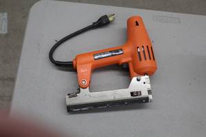 lot 66 image: Black & Decker 9720 Electric Brad Nailer