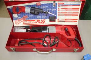 lot 106 image: Milwaukee 6518 Sawzall Plus Reciprocating Saw Heavy Duty  with Metal Case