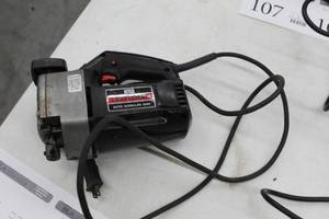 lot 104 image: Sears Craftsman 315.1729 1 Auto Scroller Saw