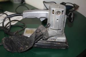 lot 96 image: Craftsman 315.22411 Dustless Dual Motion Sander Commercial