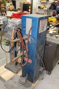lot 6 image: Birdsell 140-01 Welder