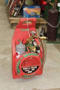lot 10A image: Lincoln Electric Port-A-Torch Welder Set with Plastic Caddy