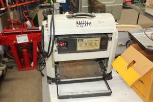 lot 22 image: Tool Shop 70310 10 Portable Planer