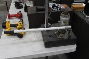 lot 167 image: Larin Hydraulic Bottle Jack 12-Ton