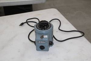 lot 178 image: Superior Electric Powerstat Variable Autotransformer