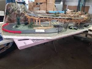 lot 958 image: Scalextric Slot Car Race Track Set 132 Scale 102Lx63Wx19H