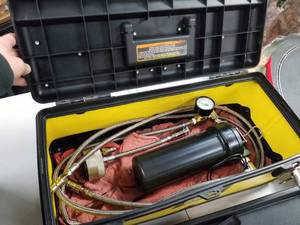 lot 1042 image: BG Dynamic Engine Cleaning Tool 9850  with Hard Case