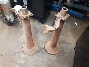lot 991 image: Lot of (2) Stands