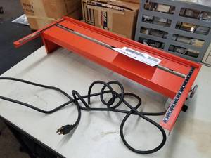 lot 983 image: New Hermes Plastic BenderStrip Heater 999-160