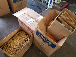 lot 1084 image: Lot of (3 Boxes) Padded Shipping Envelopes  - Jiffy Padded #000, Jiffy Padded #3, 18-12x14-12, #0 6x10, Uline S-9985 #0 Bubble Mailer