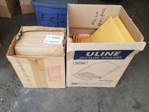 lot 1081 image: Padded Shipping Envelopes  with Pad Kraft Padded Shipper,  Uline Jiffylite #5 Self Seal Bubble Mailers S-1288 10-12x16