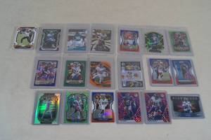 lot 109 image: Football Cards - Refractors, Inserts, Die Cuts
