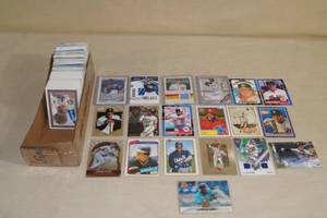 lot 125 image: Baseball Cards - Inserts, Autos, Jerseys