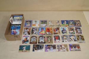 lot 127 image: Baseball Cards - 80s to Modern, Autos, Refractors