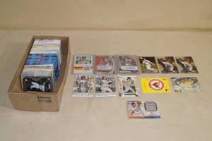 lot 128 image: Baseball Cards - Inserts, Autos, Refractor