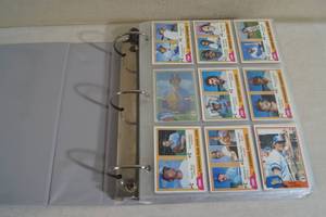 lot 117 image: Binder of 1981 Topps Baseball Cards - Great Condition