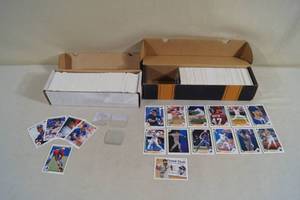 lot 129 image: Early 90s Upper Deck Baseball Cards