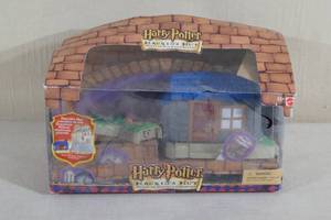 lot 47 image: Harry Potter World of Hogwarts Hagrids Hut Playset