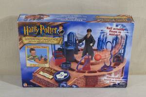 lot 42 image: Harry Potter Levitating Challenge Skill and Action Game