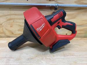 lot 27 image: MILWAUKEE M12 12-Volt Lithium-Ion Cordless Auger Snake Drain (Tool Only)