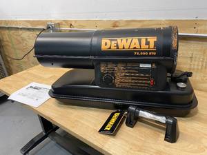 lot 11 image: DEWALT DEWALT DXH75KT Kerosene Heater