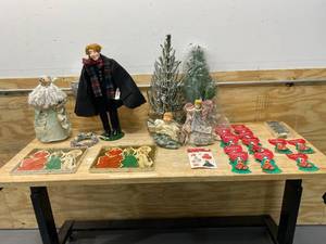 lot 120 image: ChistmasHoliday Decorations
