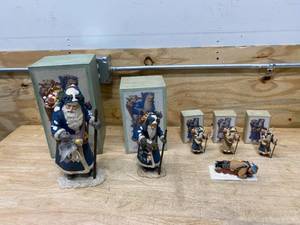 lot 94 image: ChristmasHoliday Decorations