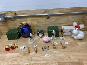 lot 95 image: ChristmasHoliday Decorations