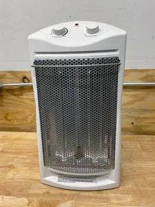 lot 42 image: SAI 1500-Watt Quartz Tower Heater