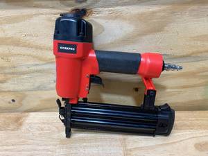 lot 57 image: WORKPRO 18-Gauge Pneumatic Brad Nailer