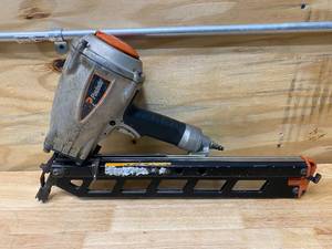 lot 5 image: PASLODE F350S PowerMaster Plus Framing Nailer, 2 to 3-12