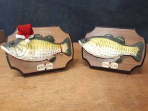 lot 1017 image: Pair of Big Mouth Billy Bass - Original and Christmas