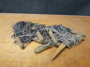lot 1042 image: Vintage Fishing Net - Wood Floats