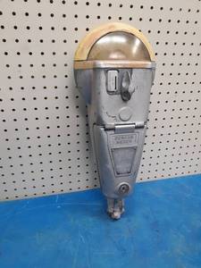 lot 1044 image: Vintage Duncan Parking Meter - No Key or Coin Box - Quarter Machine