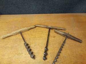 lot 1046 image: Lot of (3) Antique Twist Hand Drills - Largest is 20 x 16