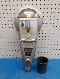 lot 1069 image: Vintage Duncan Parking Meter w Coin Cup- No Key - Nickel and Dime Machine