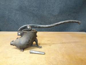 lot 1076 image: Sausage Stuffer No.0