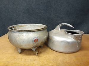 lot 1086 image: Pair of Stainless Steel Cream Cans - 1 is Delaval